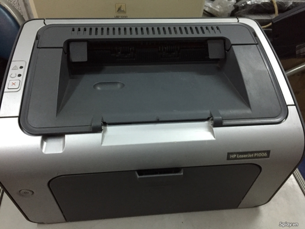 Máy In HP LaserJet P1006 ( tặng kèm hộp mực , dây nguồn , dây usb mới )