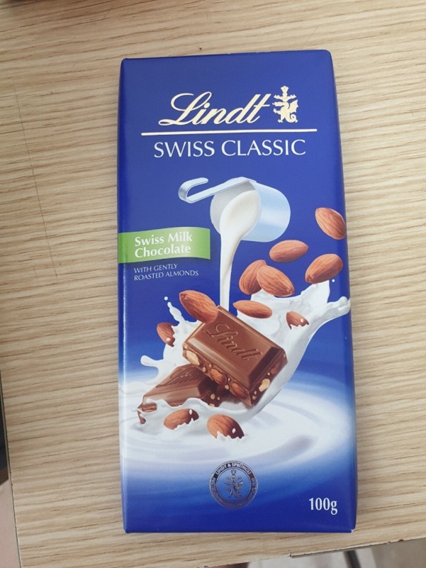 Lindt Swiss classic milk chocolate 100g)