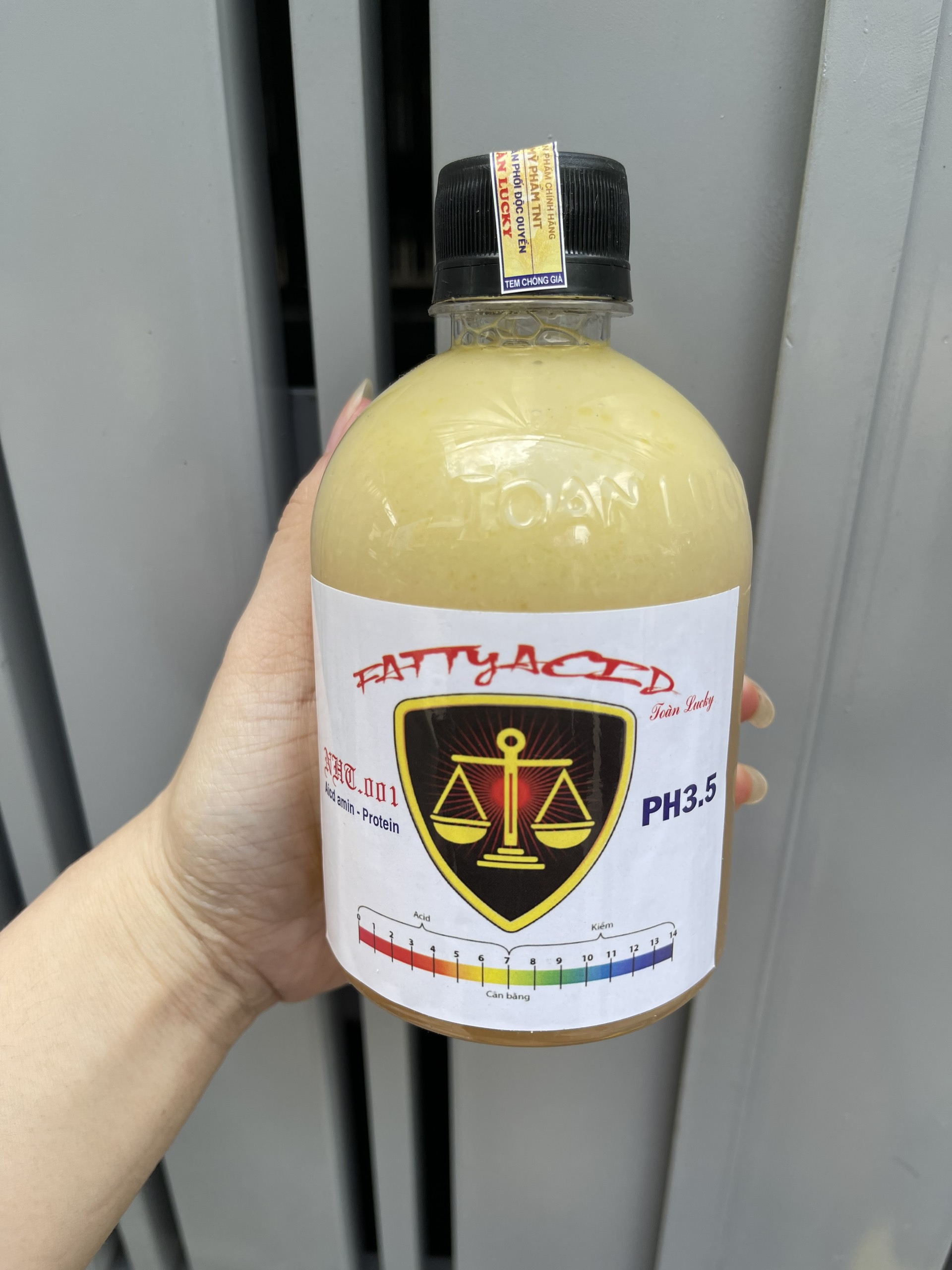 [FREESHIP MAX] Axit béo TNT lỏng và đặc 450ML SP chính hãng TNT có in dập nổi Toan LUCKY và số điện thoại dưới đáy chai khử kiềm, chống xót,cân bằng độ PH, khử mùi, khóa màu_LOVE BEAUTIFUL