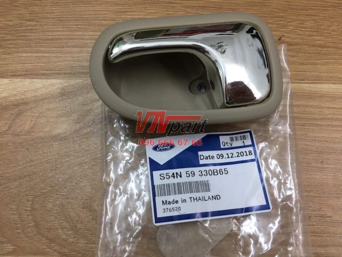 Tay mở cửa trong ford laser s54n59330b65 chính hãng