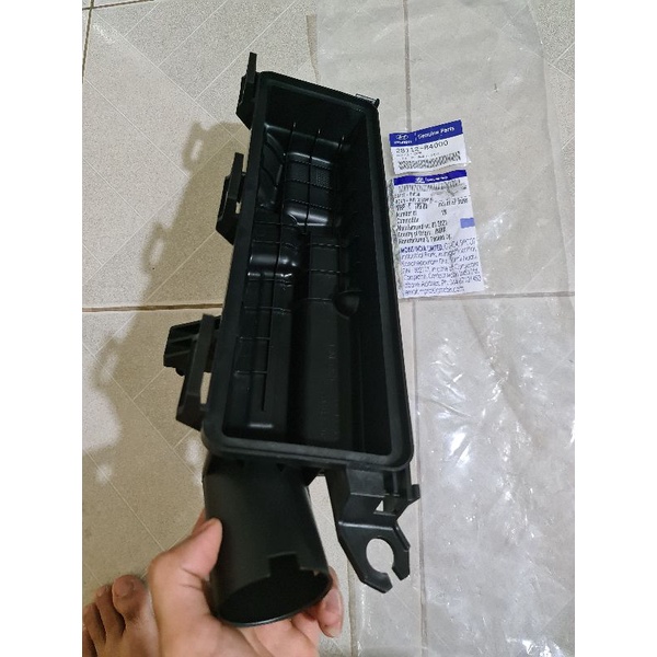 Nắp hộp lọc gió dưới i10 grand 3 mays 1.0 4 máy 1.2 xịn chính hãng 28112b4000 / 28112b4200