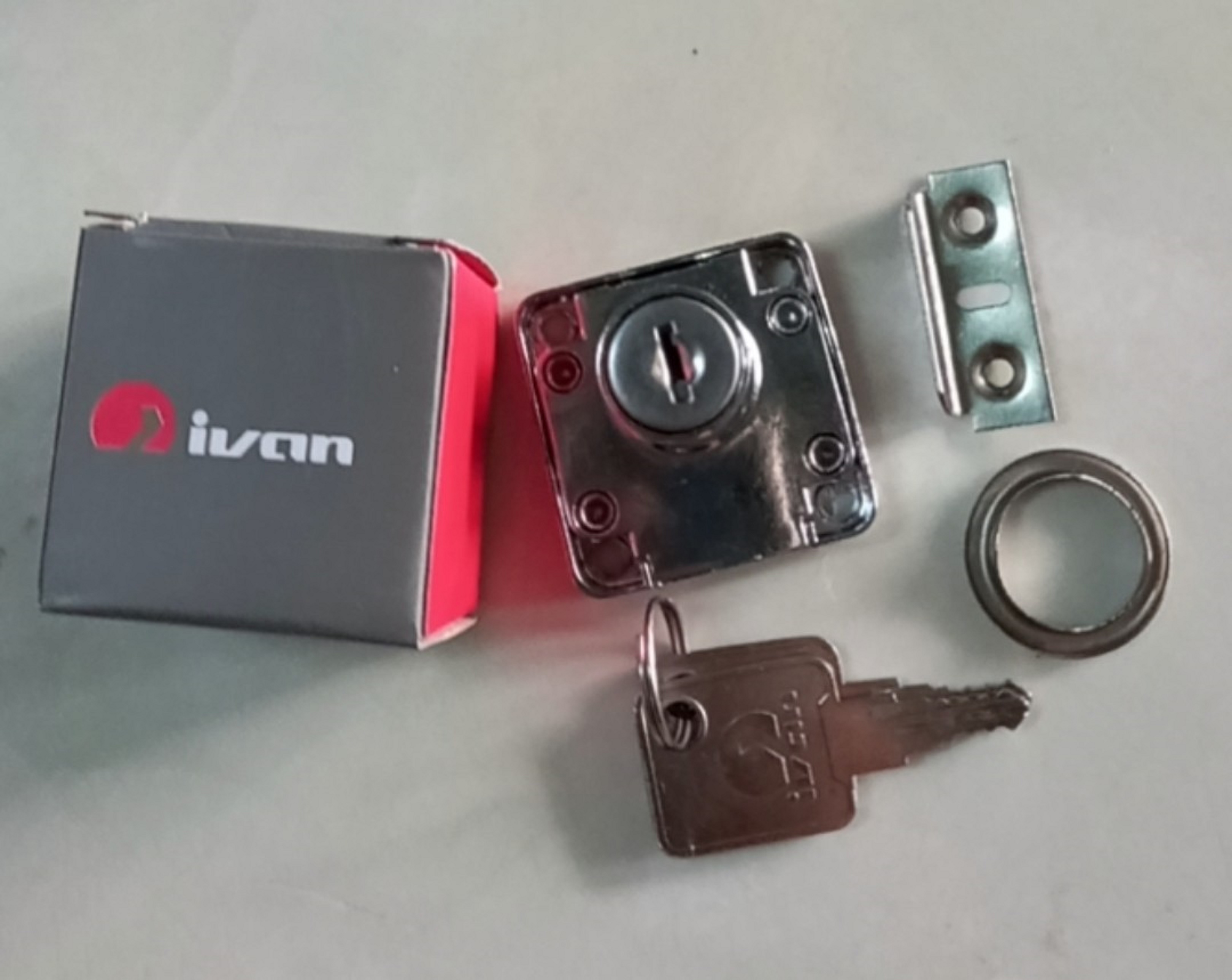 ổ khoá vuông IVAN 03338.022