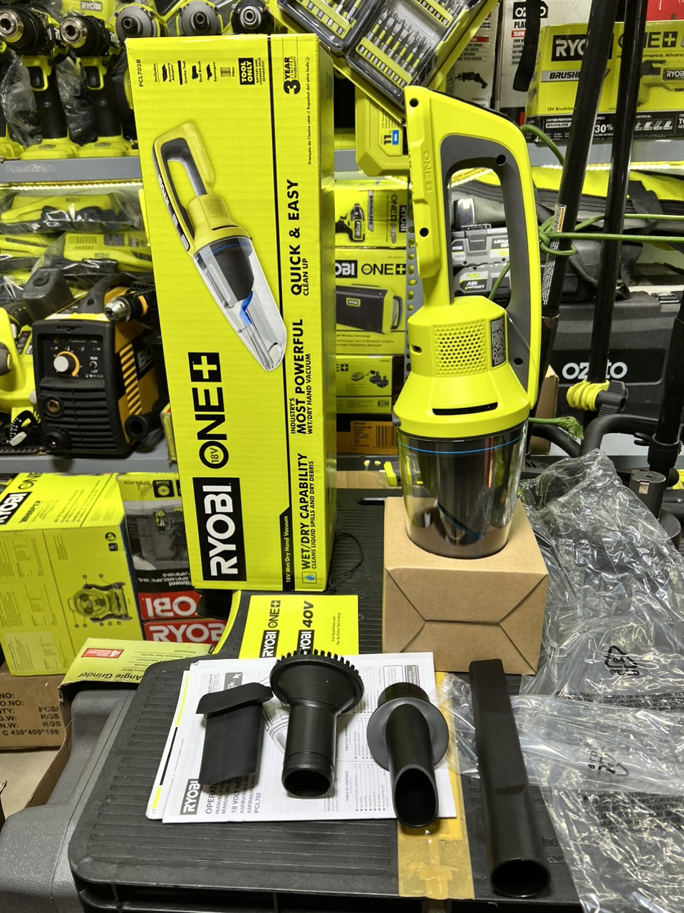 Máy hút bụi Ryobi PCL702B