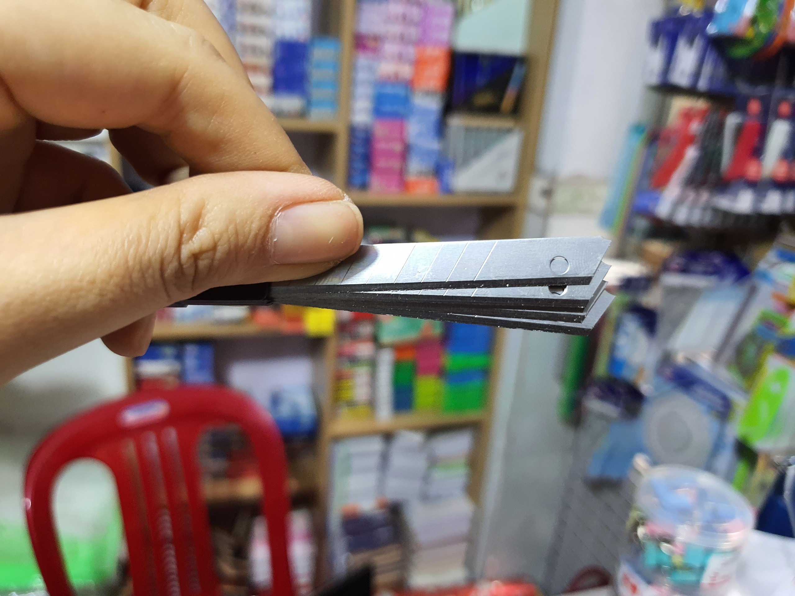(1 Hộp) Lưỡi dao cao cấp Lớn/Nhỏ UniCo Vàng SL100/SL150