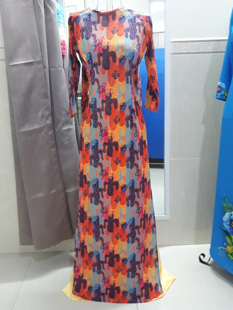 Áo dài may sẵn cổ thuyền tay lỡ - Lập thể