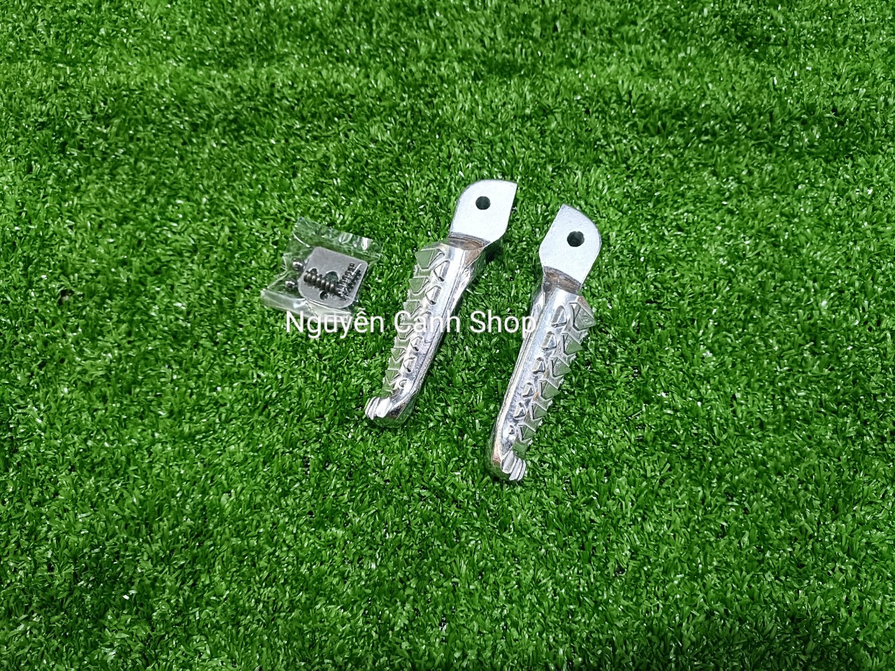 Gác chân sau bật bi -xe máy honda -lổ 6li