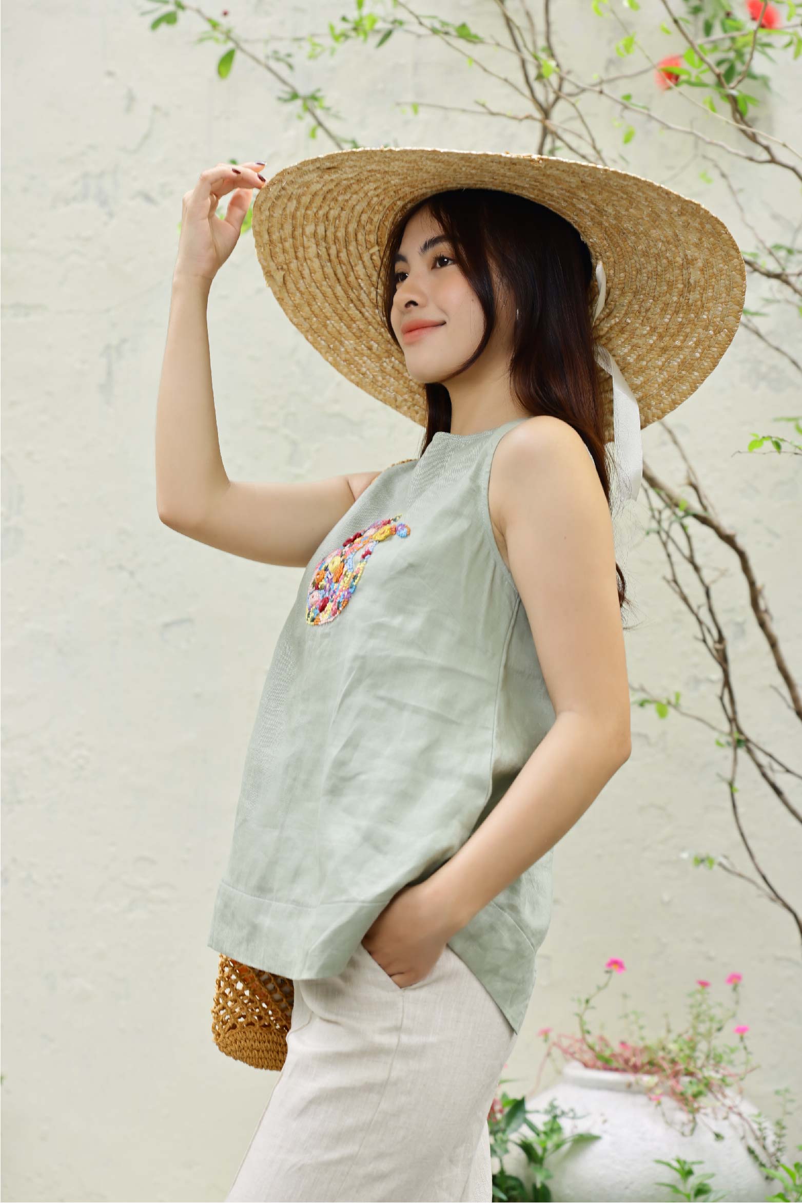 Áo top linen thêu tay LOLA- MaxMessi