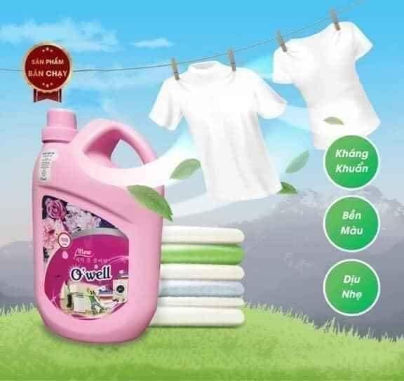 Nước giặt Owell can 3.5 lít.