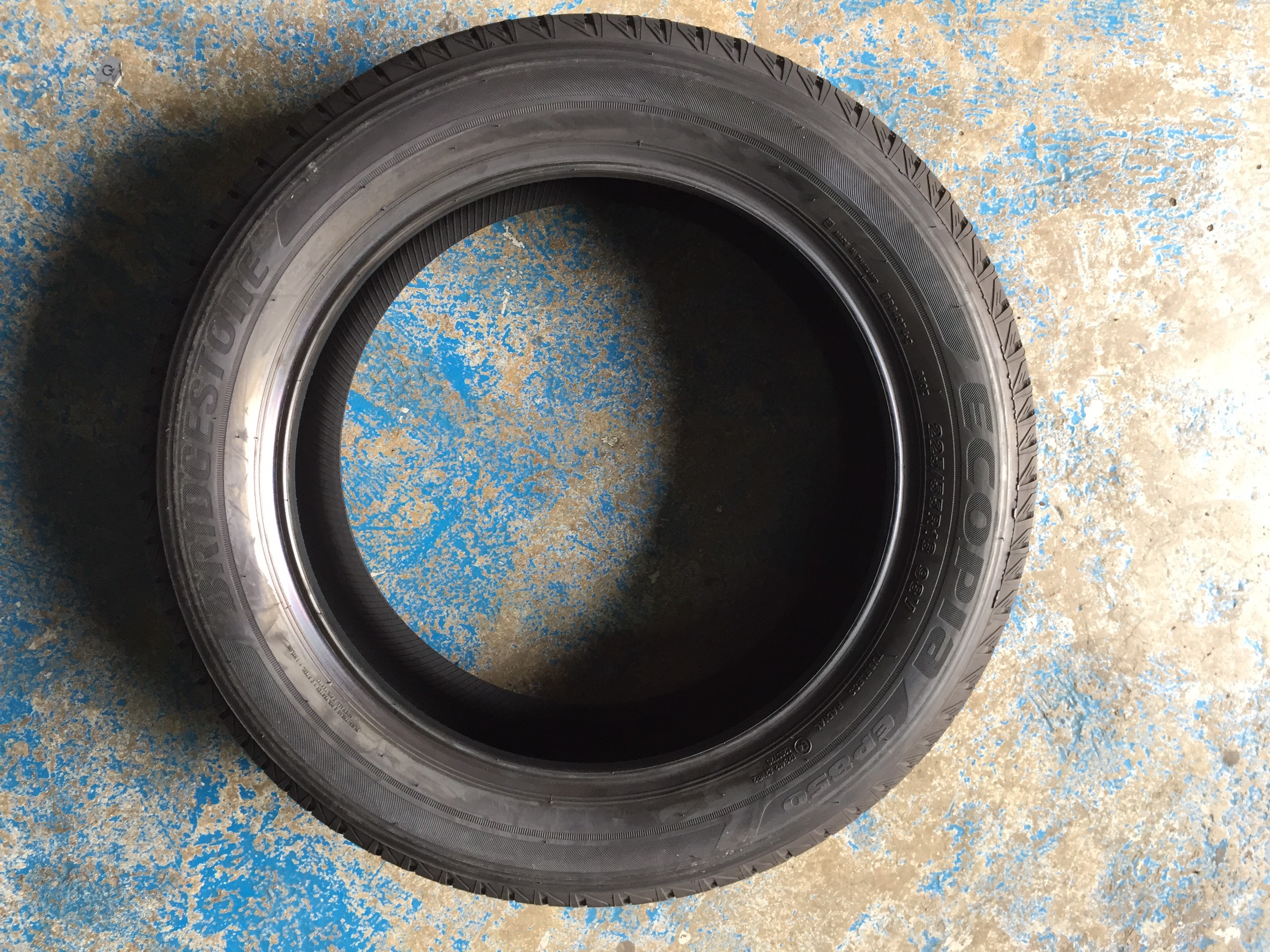 Bridgestone Tire 225/55R18 Ep850