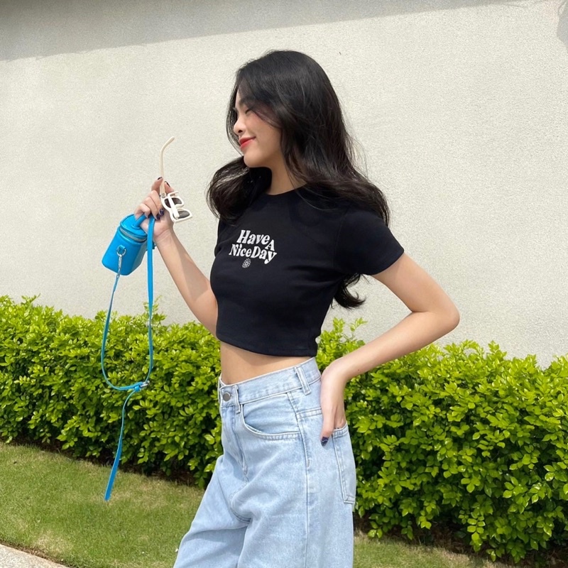 Áo Croptop Thêu Chữ Have A Nice Day