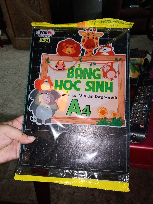Bảng học sinh WINQ B-04, MÀU ĐEN A4 [ TẶNG KÈM 01 MÚT LAU BẢNG]
