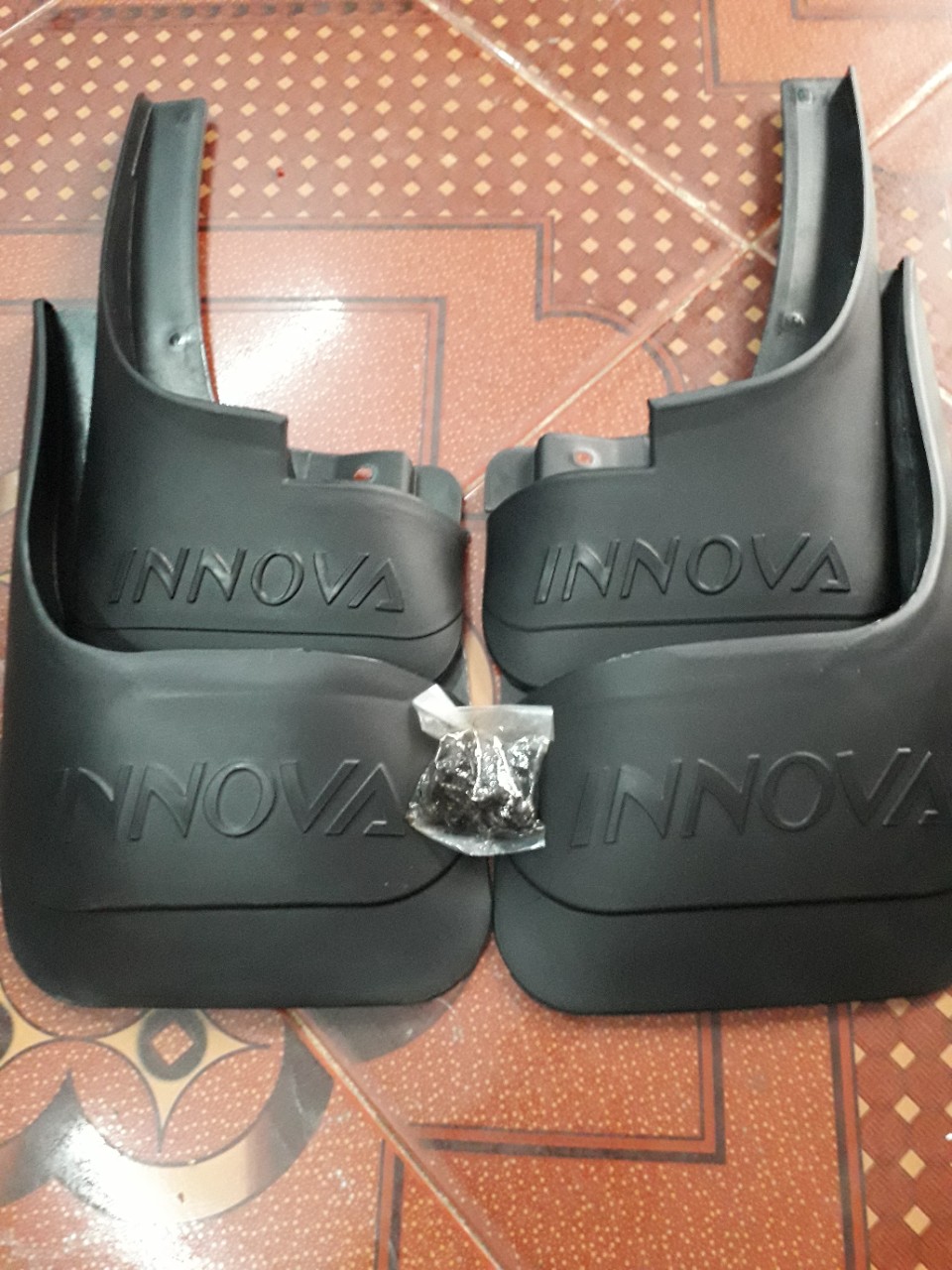 Bộ chắn bùn xe Innova 2009-2012