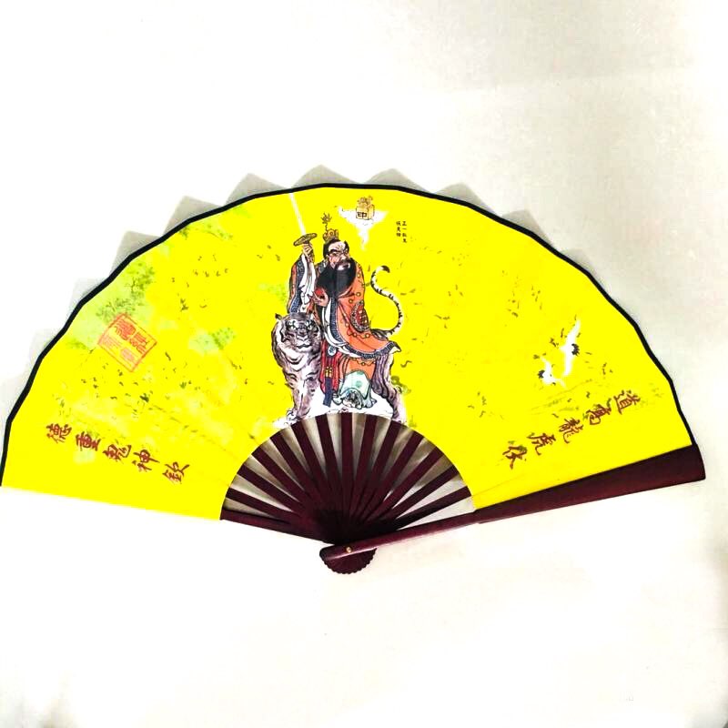 Quạt lụa Trương Thiên Sư bằng vải lụa tặng kèm kệ gỗ
