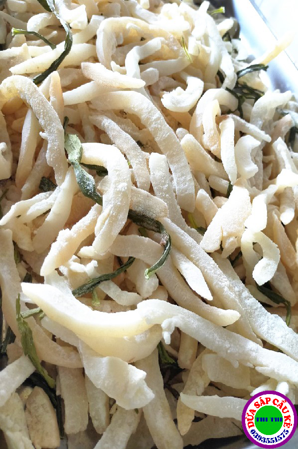 250GR MỨT DỪA SÁP VỊ LÁ CẨM