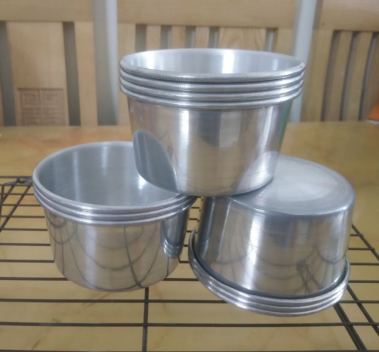 Combo 10 khuôn nhôm đa năng dùng làm bánh tổ, bông lan, da lợn 10 cm