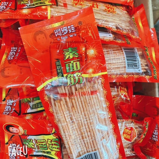 1 bịch 50 gói tăm cay siêu ngon