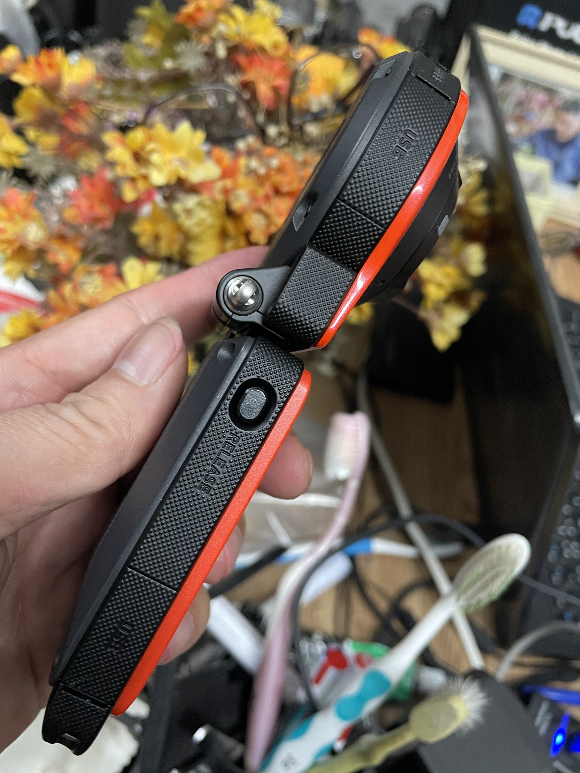 Máy ảnh Casio EX-FR10 quay chụp tốt