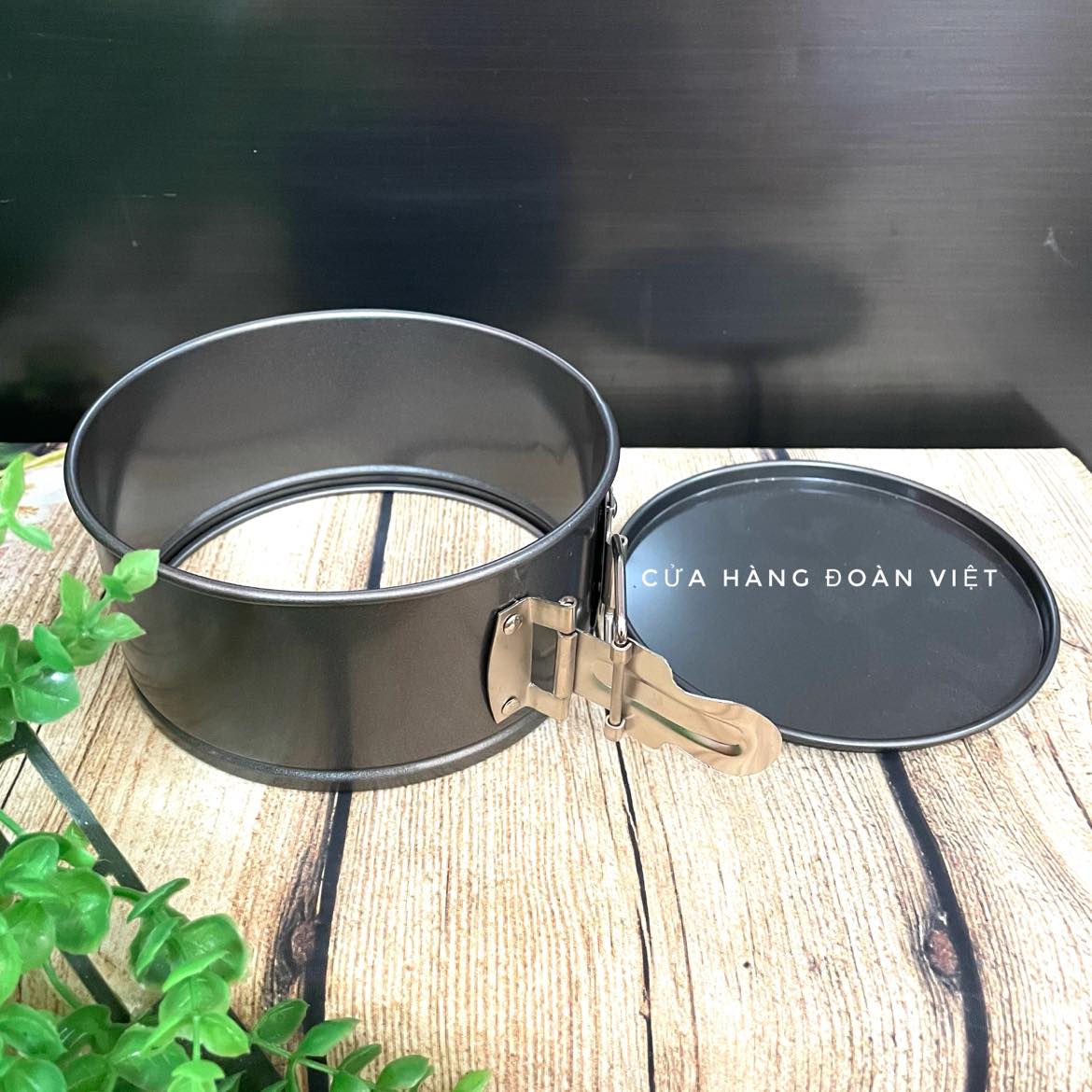 Khuôn nướng bánh bông lan, gato, gateau , chiffon .... KHUÔN GÀI ĐẾ RỜI, NHÔM ĐÚC PHỦ CHỐNG DÍNH - HÌNH TRÒN NHIỀU SIZE -  Khuôn lớn Size 28cm, 26cm, 24cm, 22cm, 20cm, 18cm, 16cm, 14cm.