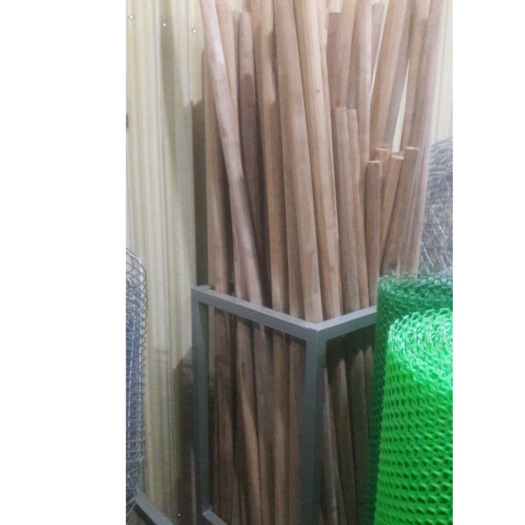 Cán gỗ bằng lăng dùng làm cán cuốc, cán giá [ Gía hủy diệt ]