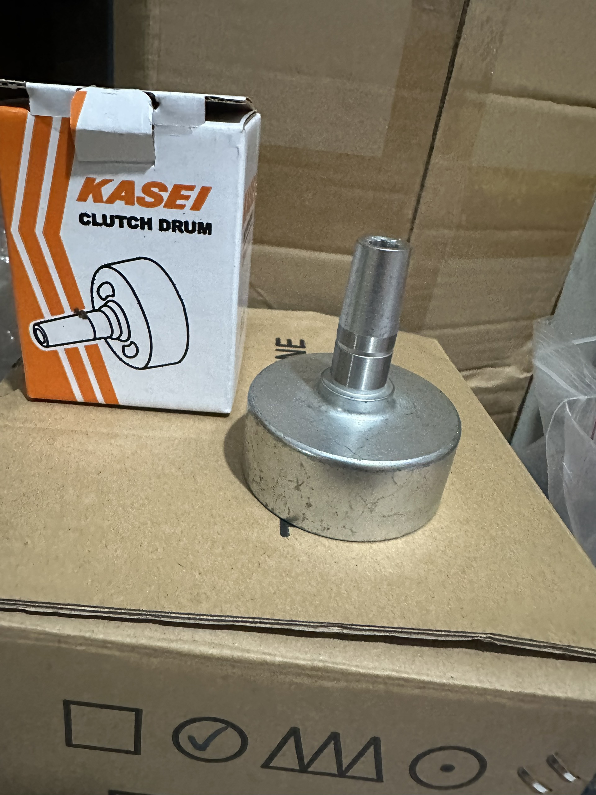 ( KASEI) CHÉN (CHUÔNG)  CHO MÁY CẮT CỎ 2 THÌ. 26MM/28MM - 9 KHÍA