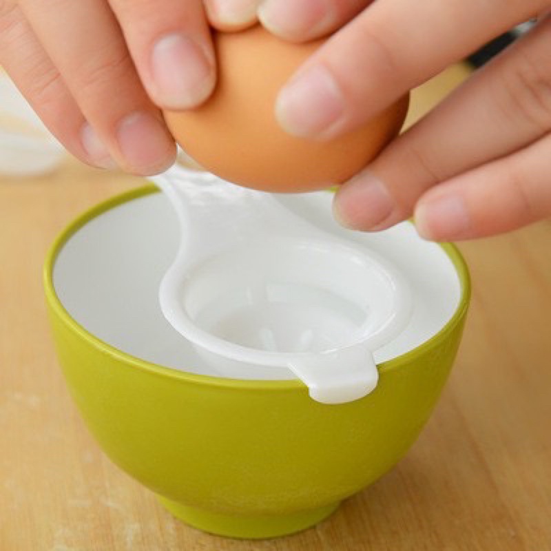 dụng cụ tách lòng đỏ trứng dễ dàng( màu trắng )