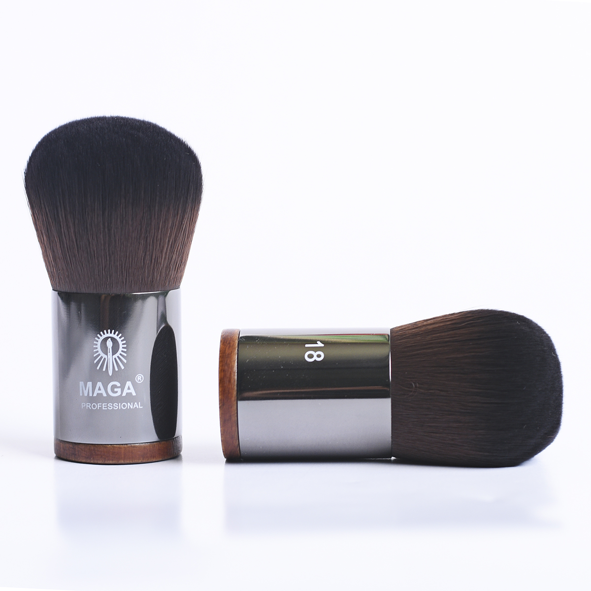 [HCM]Cọ Phủ Phấn Cao Cấp MAGA POWDER KABUKI 18