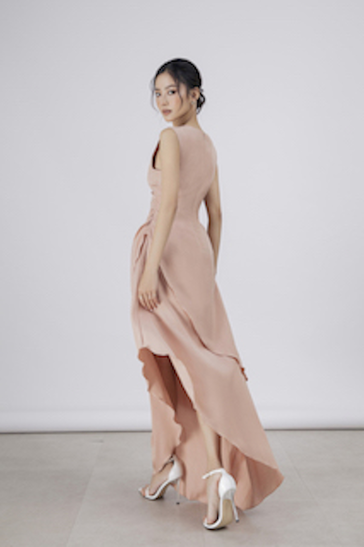 Des Fleurs đầm vạt chéo cuốn biên lượn sóng Pixie Long Dress