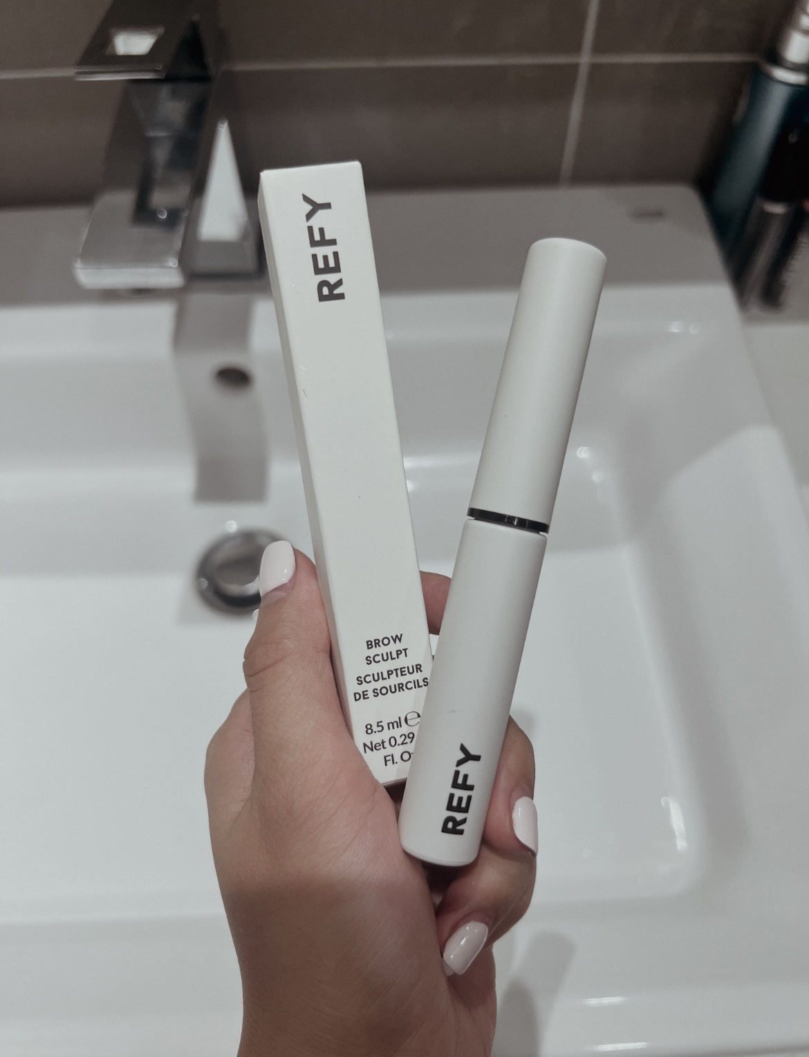 Gel định hình chân mày REFY BROW SCULPT