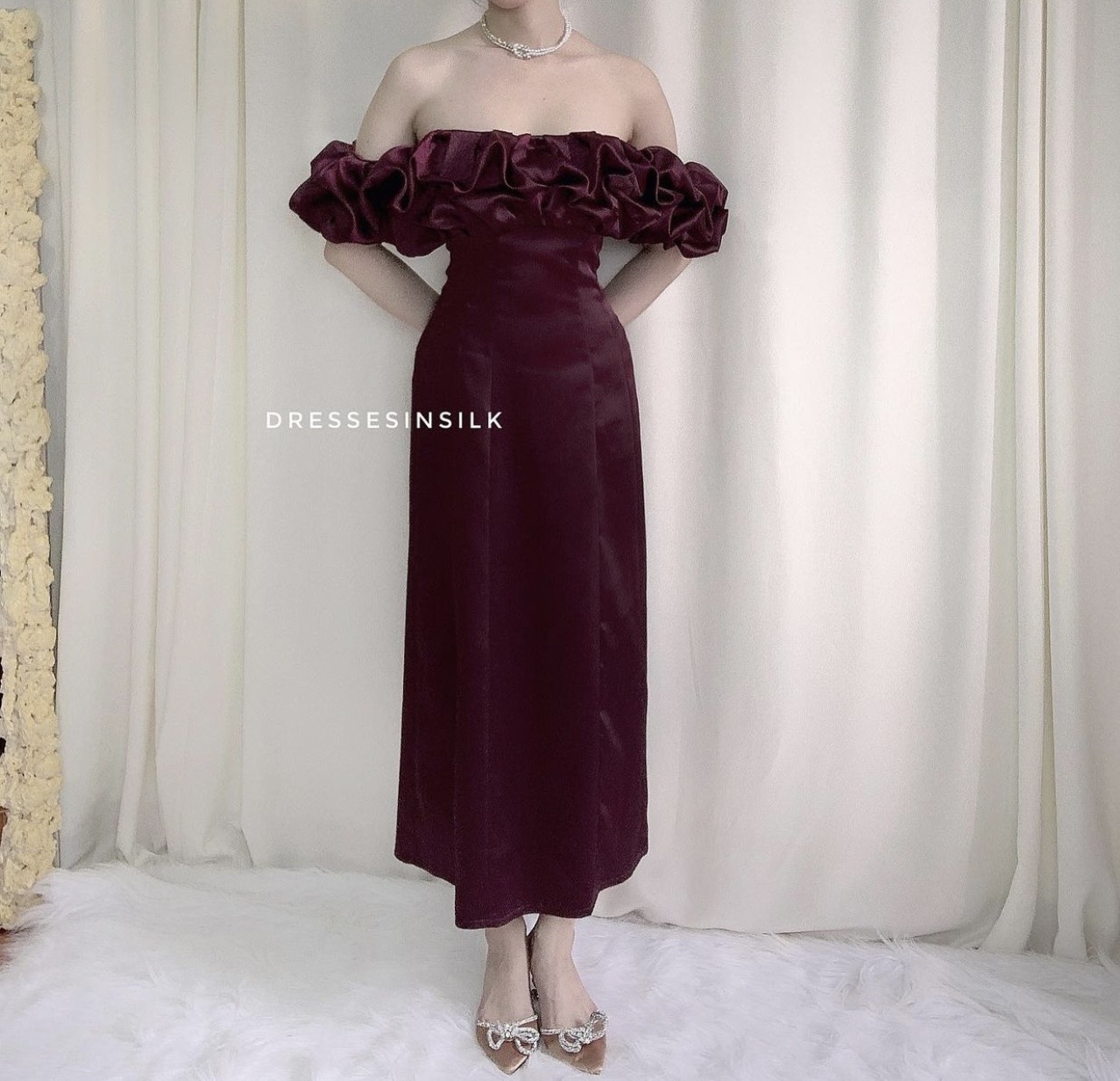 Đầm Chất Tafta Bèo Trễ Vai