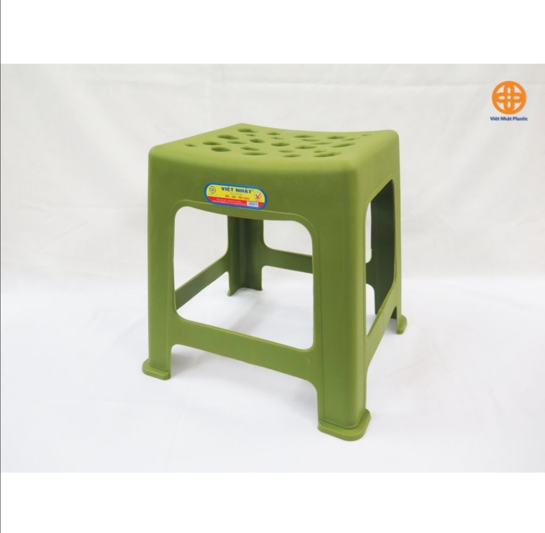 Ghế nhựa Việt Nhật. Kích thước: 26 x 23.5 x 32cm. Dùng cho quán trà tranh, trà đá, trường học.