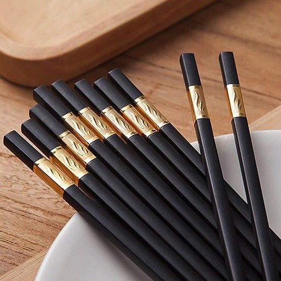 ĐŨA HỢP KIM MẠ VÀNG HỘP 10 ĐÔI