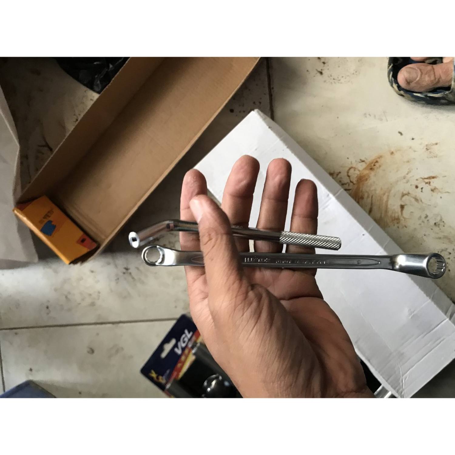 cây chỉnh cò xe máy( 1cần tuýp 8-9,1 cây lục giác trong)
