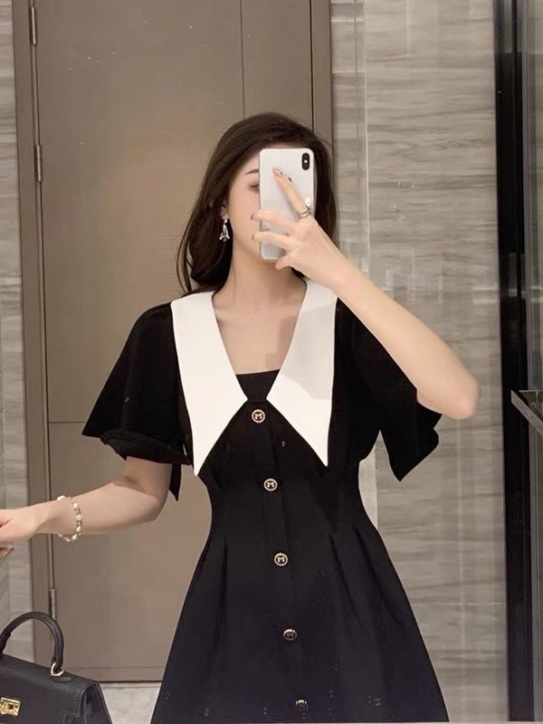 ĐẦM XÒE CÓ CỔ ĐÍNH NÚT NHẸ NHÀNG