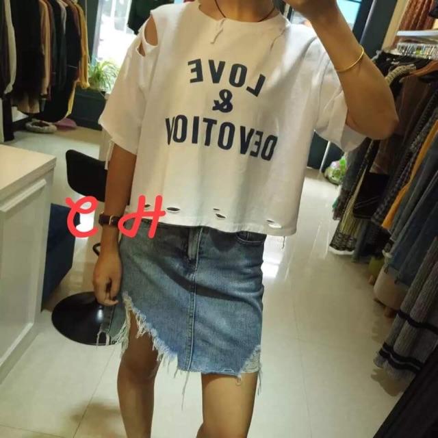 Áo croptop love & adevotion hở vai chu0203