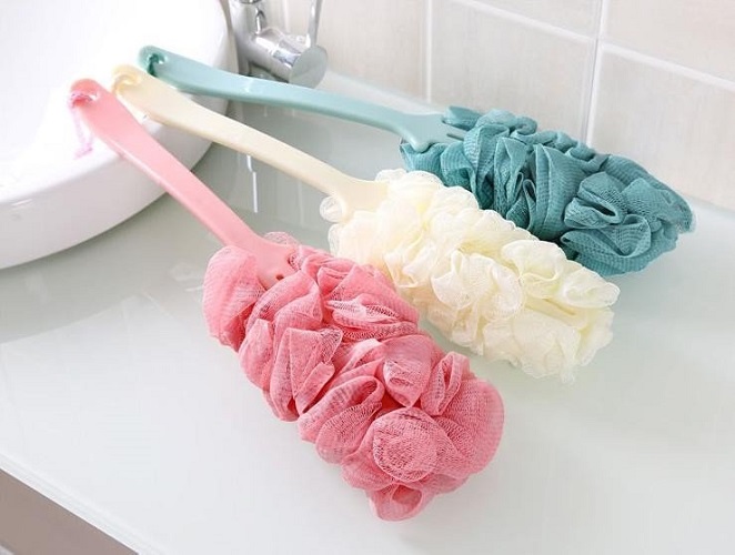 Cây bông tắm,cọ chà lưng loại lớn có cán dài