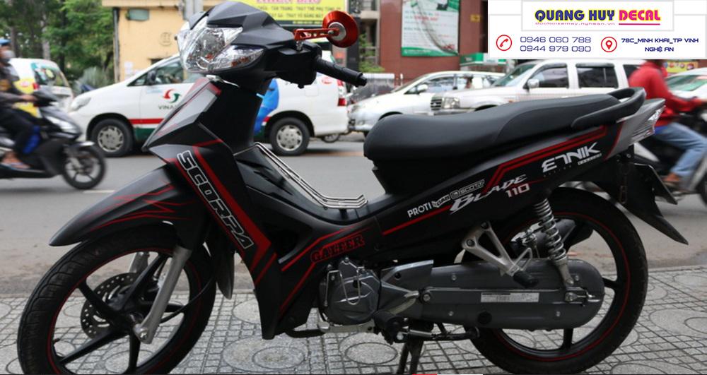 Tem trùm honda blade đen chỉ đỏ - Độ dán team trùm decal xe máy honda blade đen chỉ đỏ - Team trùm decal xe máy wave blade rẻ đẹp và chất