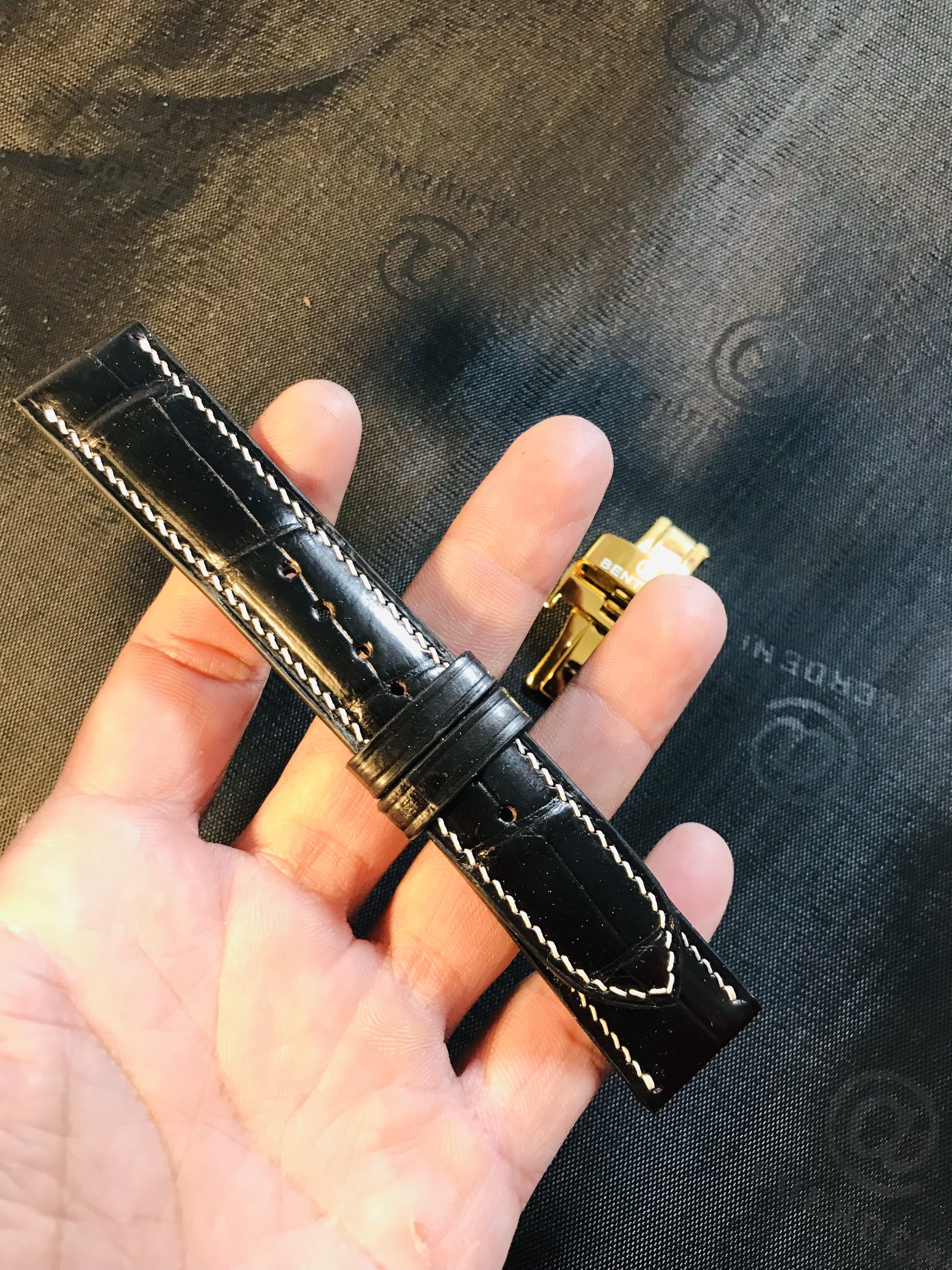 Dây đồng hồ cá sấu handmade may tay sơn cạnh
