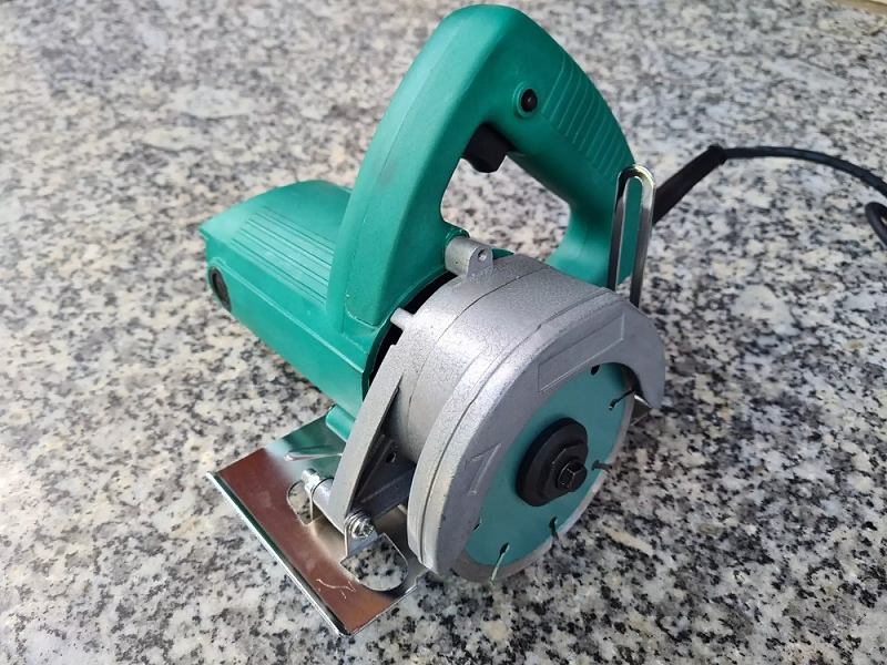 Máy cắt gạch và gỗ