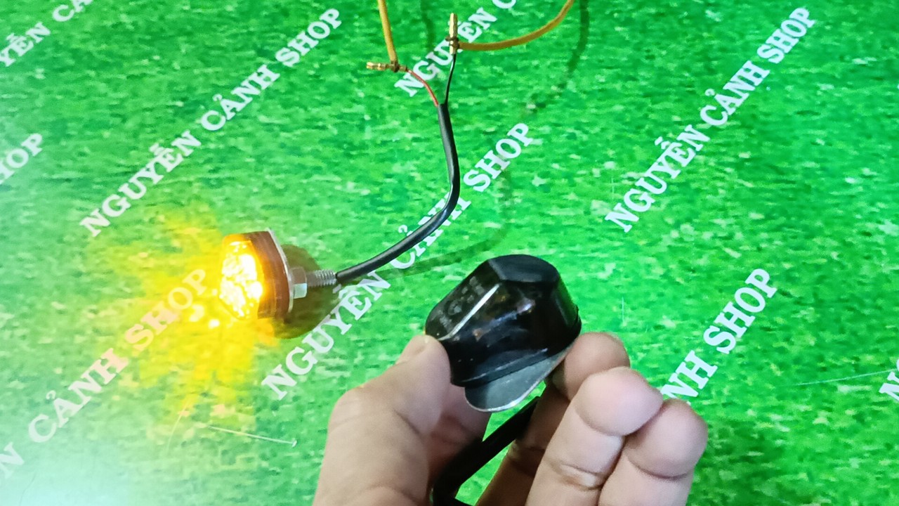 Xi nhan led con bọ cho xe máy