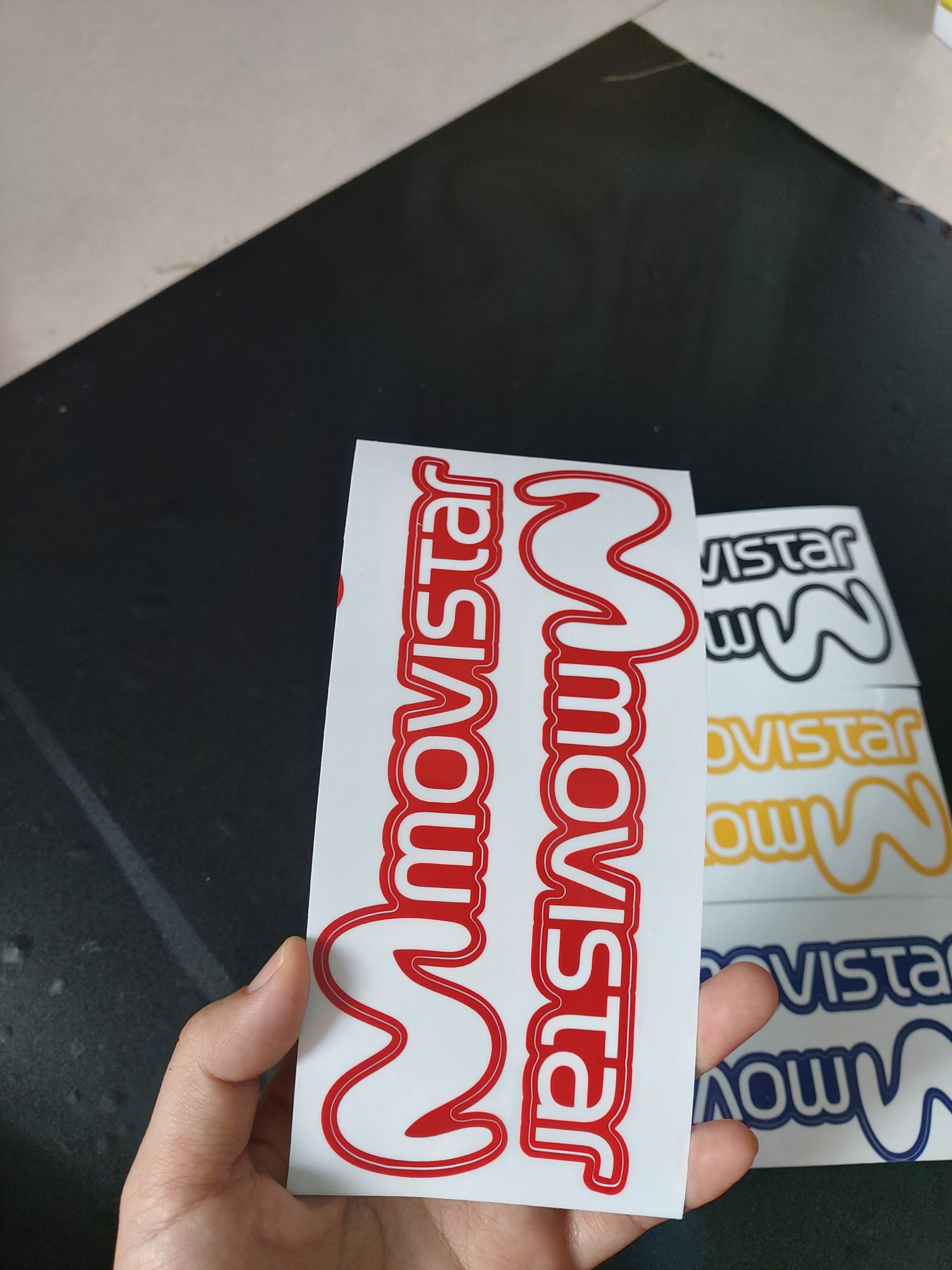 [HCM]logo movistar đỏ bán 1 cặp dài 18cm