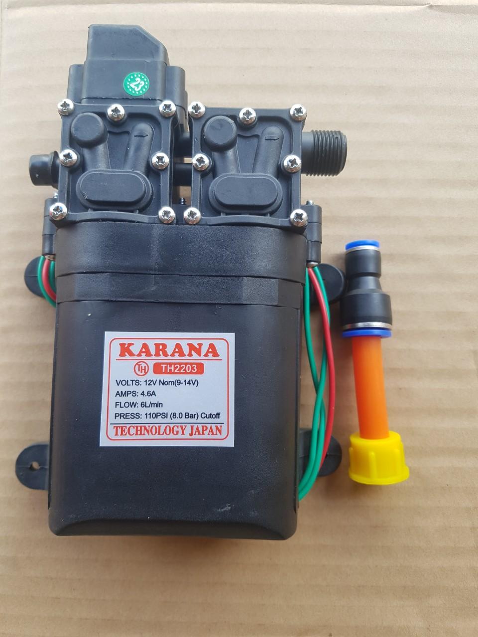 Bơm đôi tăng áp 12V KARANA điện thế 12V sử dụng 2 động cơ tặng đầu ra ống 8mm sử dụng cho máy phun sương tưới cây