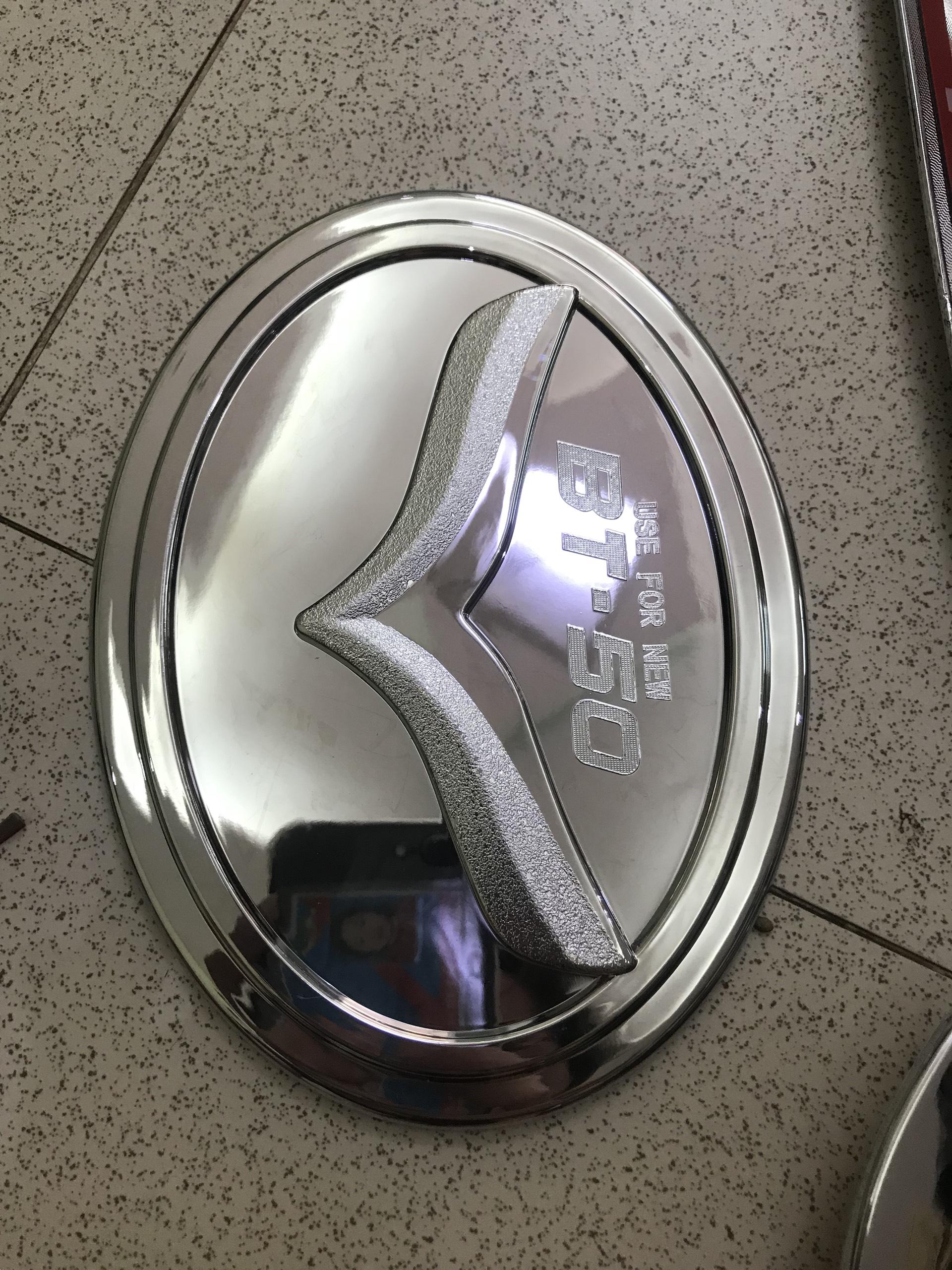 Ốp  nắp xăng xe BT50  2014-2017