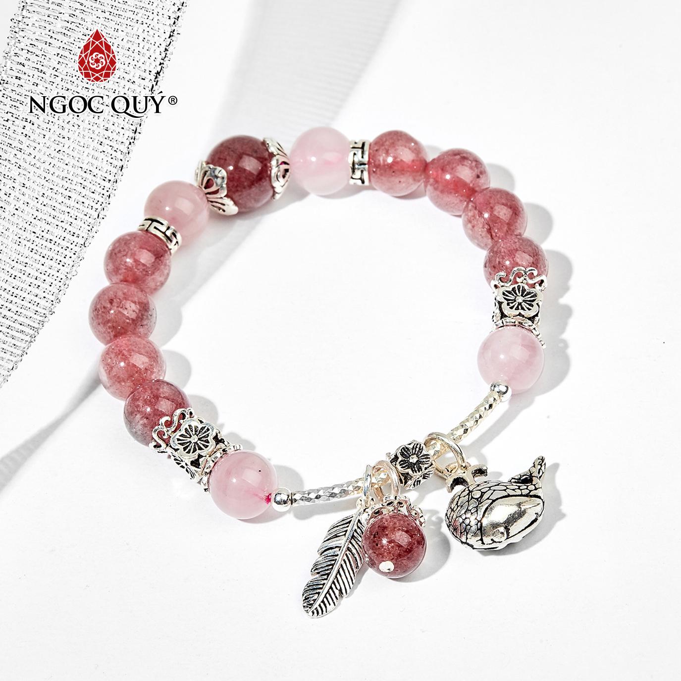 Vòng tay đá thạch anh hồng phối đá thạch anh dâu charm cá voi mệnh hoả thổ - ngọc quý gemstones