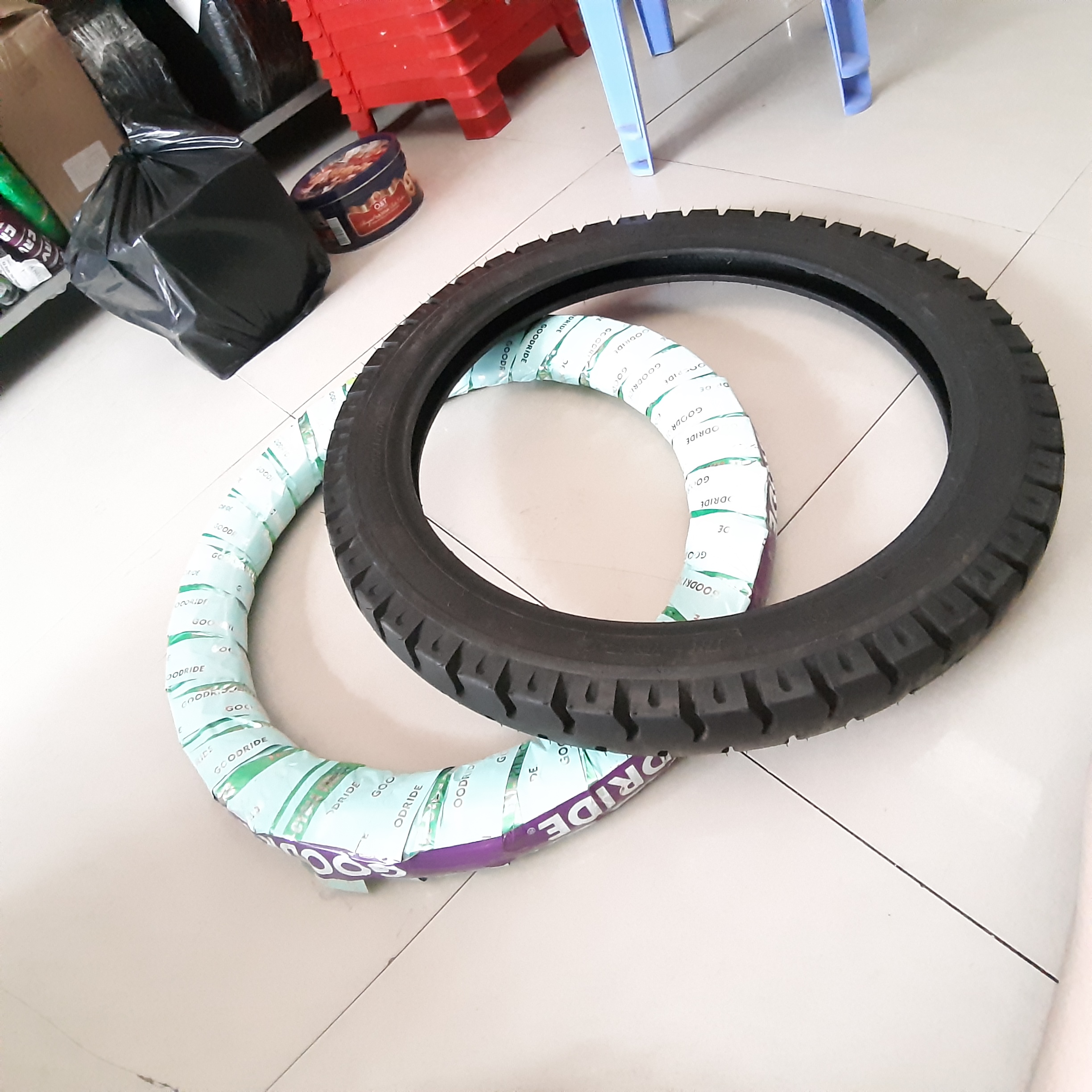 vỏ GOODRIDE thái size250/  275 dùng cho chở hàng