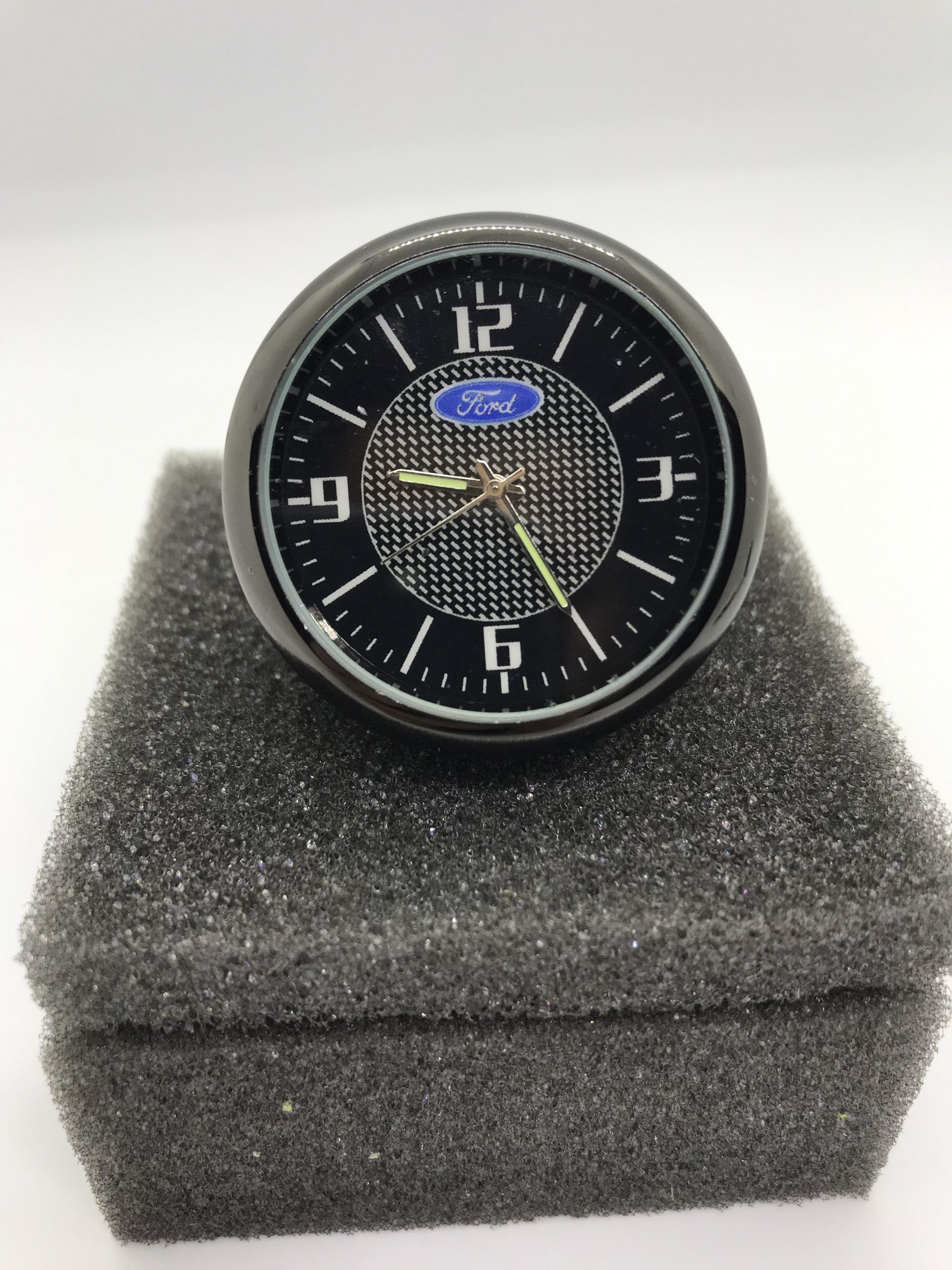 Đồng Hồ Dạ Quang Màu Xanh Logo FORD Đồng hồ Máy Điện Tử, Giúp Trang Trí Nội Thất Trên Xe Ô Tô trở lên tinh tế hoàn hảo hơn, sang trọng hơn.