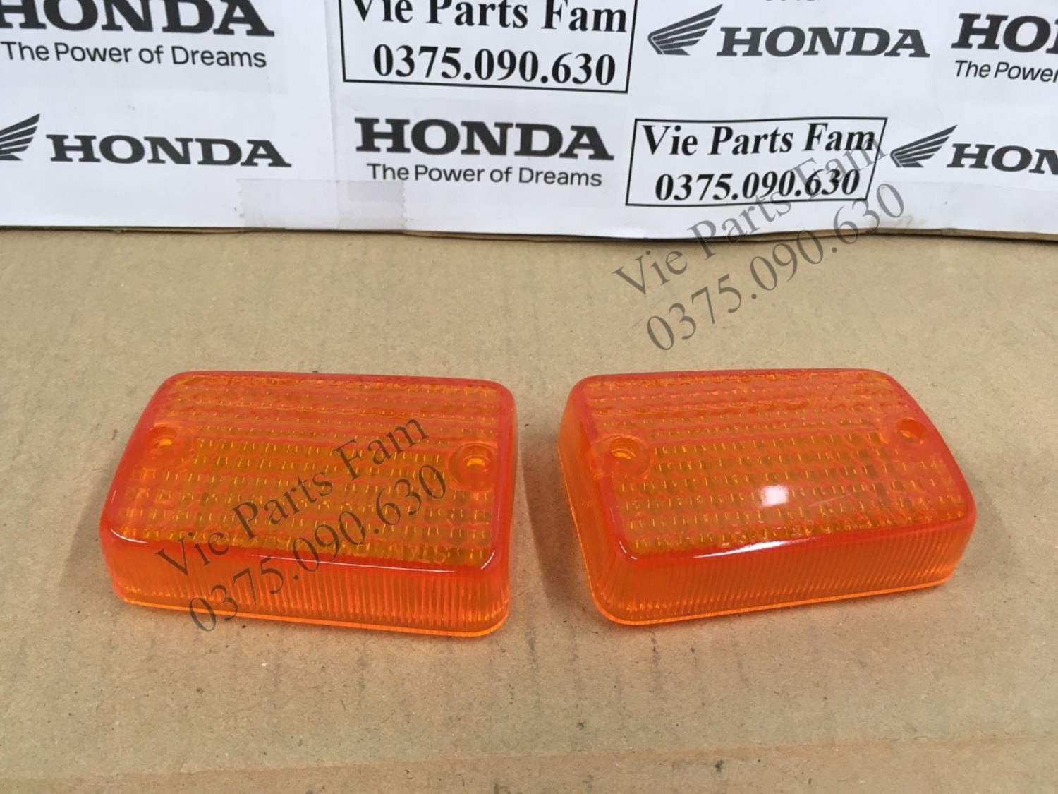 Nắp chụp xi nhan Honda Cub 82, DH, DD (giá 1 cặp 2 cái)