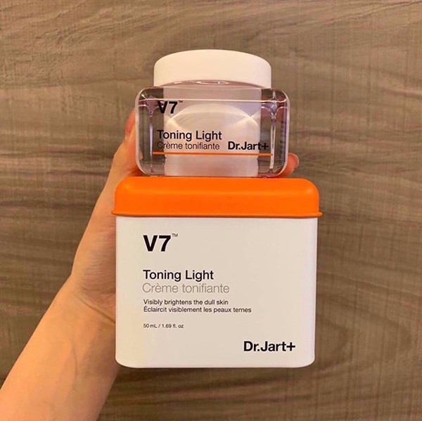 Kem Dưỡng Trắng Da V7 Hàn Quốc Toning Light