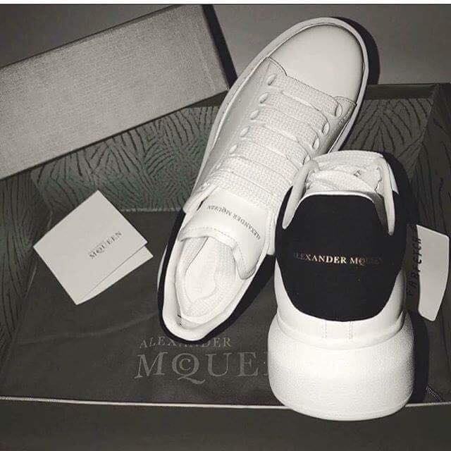 Giày Thể Thao Sneaker MC Queen Trắng Gót Nhung