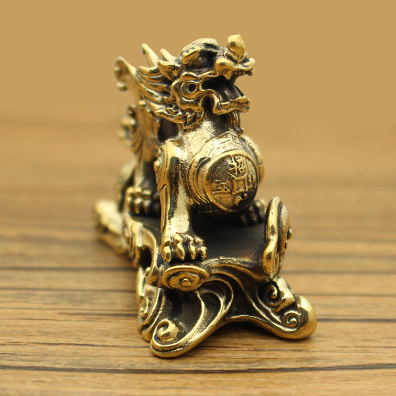 Tượng Phong Thủy Hình Kỳ Lân Có Đế Đứng (Kích Thước: 4.7cm x 4.0cm)