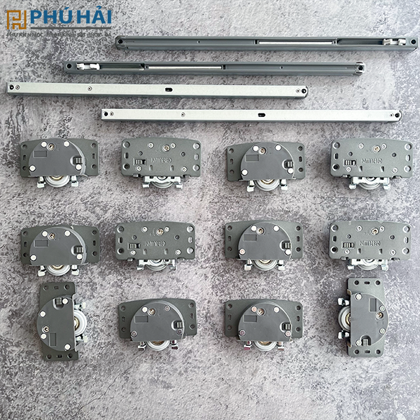 Bộ bánh xe lùa tủ áo giảm chấn Hammer 641